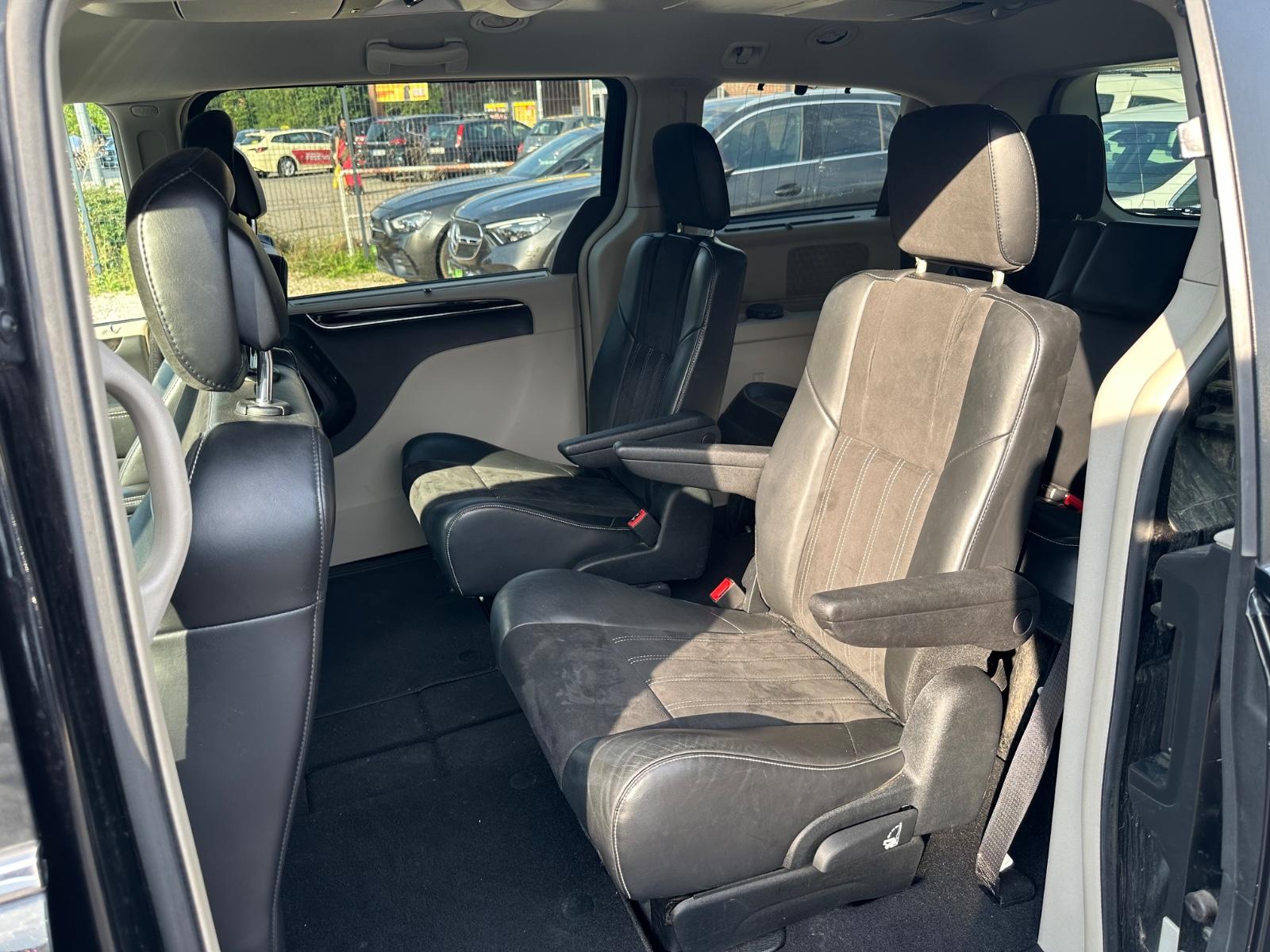 LANCIA VOYAGER 3.6 V6 283ch - PLATINUM - 7 PLACES - SIÈGES CHAUFFANTS - PORTES COULISSANTES ÉLECTRIQUES - CAMÉRA 360°