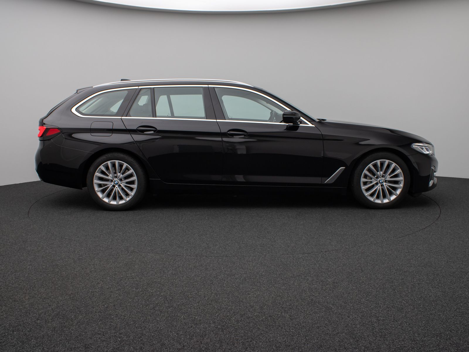Fahrzeugabbildung BMW 540d xD Luxury Line Kamera HUD DAB ACC Alarm LED