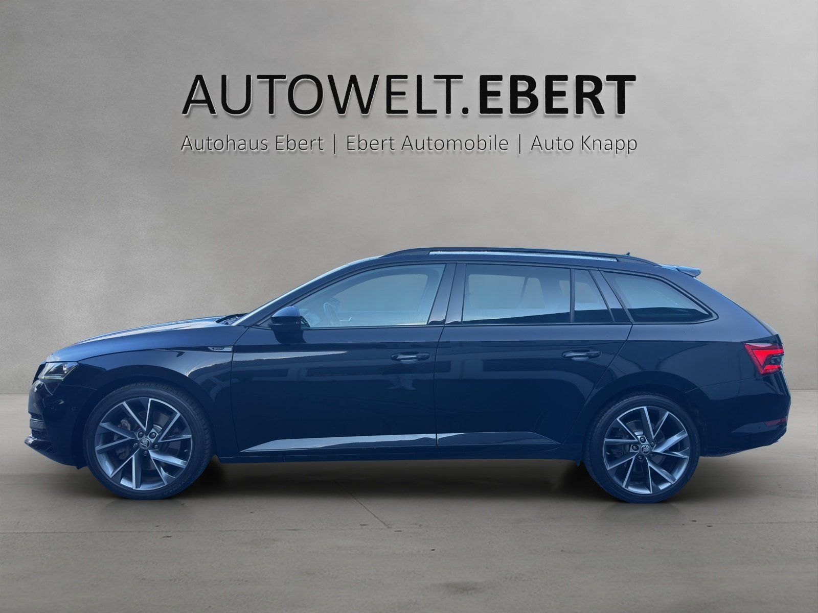 Fahrzeugabbildung SKODA Superb Combi 2.0 TSI Sportline 4x4/AHK/360°CAM/