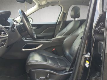 Jaguar F-Pace - 10