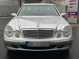 Mercedes-Benz Mercedes Benz w211 E 240 V6  Elegance  Ahk... - Mercedes-Benz E 240 in Frankfurt (Main)