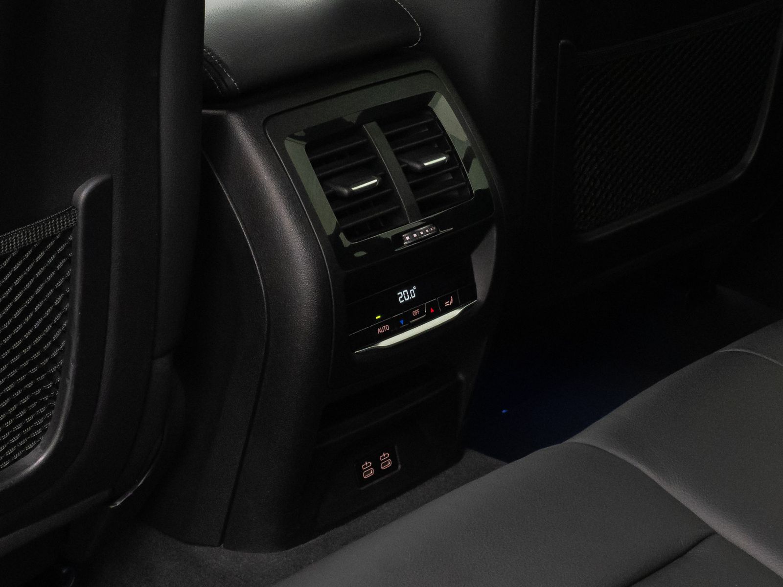 Fahrzeugabbildung BMW X3 xD20d Luxury Line DisplKey DAB Kamera AHK 18"