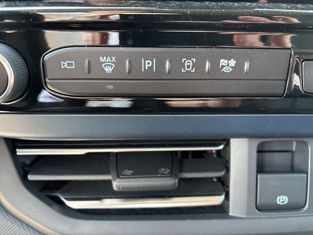 Fahrzeugabbildung Ford Tourneo Custom 2.0 320 L1 Nugget Titanium