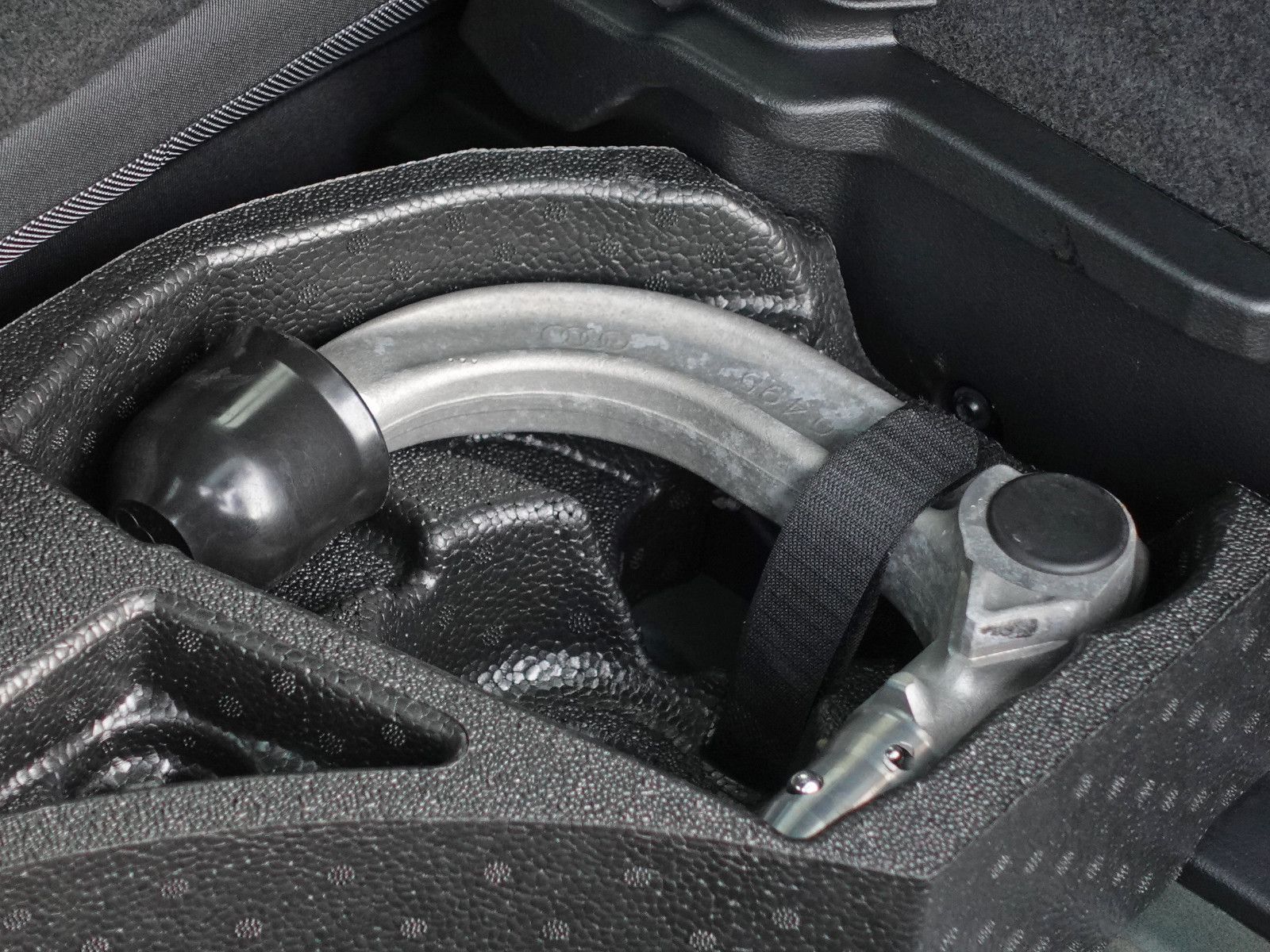 Fahrzeugabbildung Audi Q2 35 TFSI S tronic advanced Navi AHK Garantie