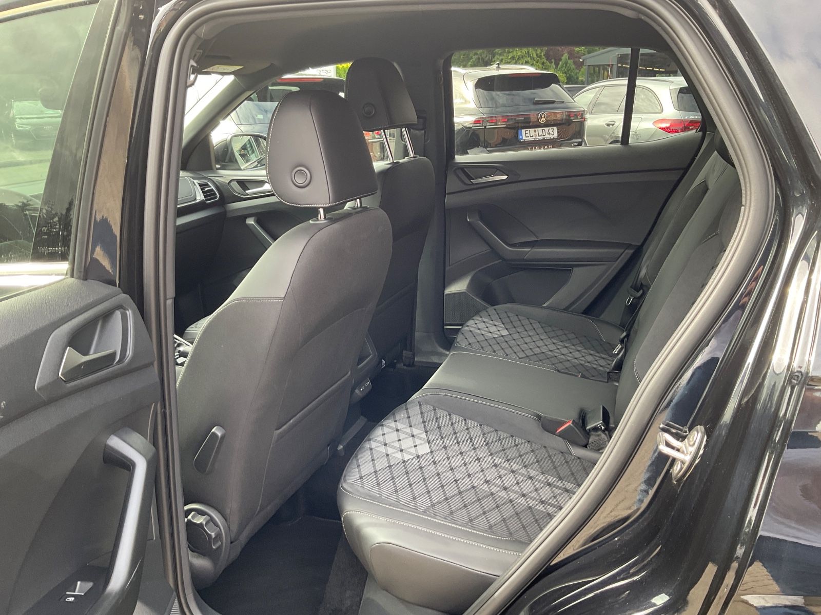 Fahrzeugabbildung Volkswagen T-Cross 1.5 TSI DSG R-Line,Kamera,AHK,ACC,Navi,