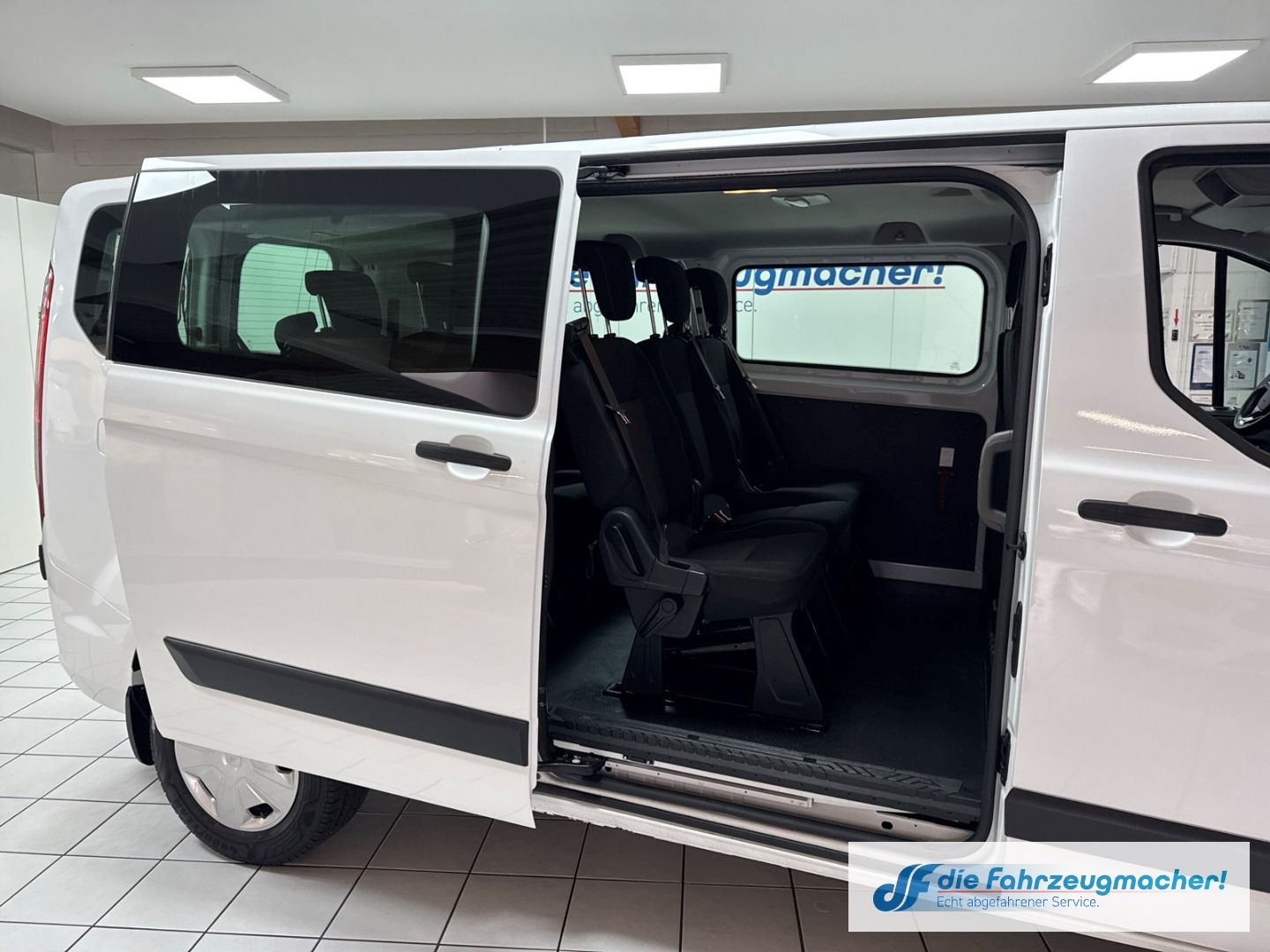 Fahrzeugabbildung Ford Transit Custom Tourneo Kombi 320 L2 Trend Dyn. K