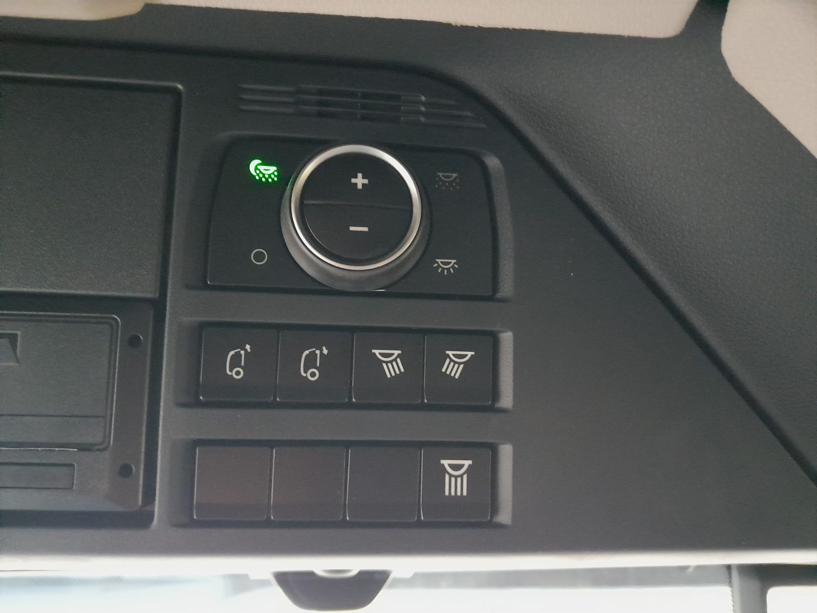 Fahrzeugabbildung DAF XG+ 530 FT