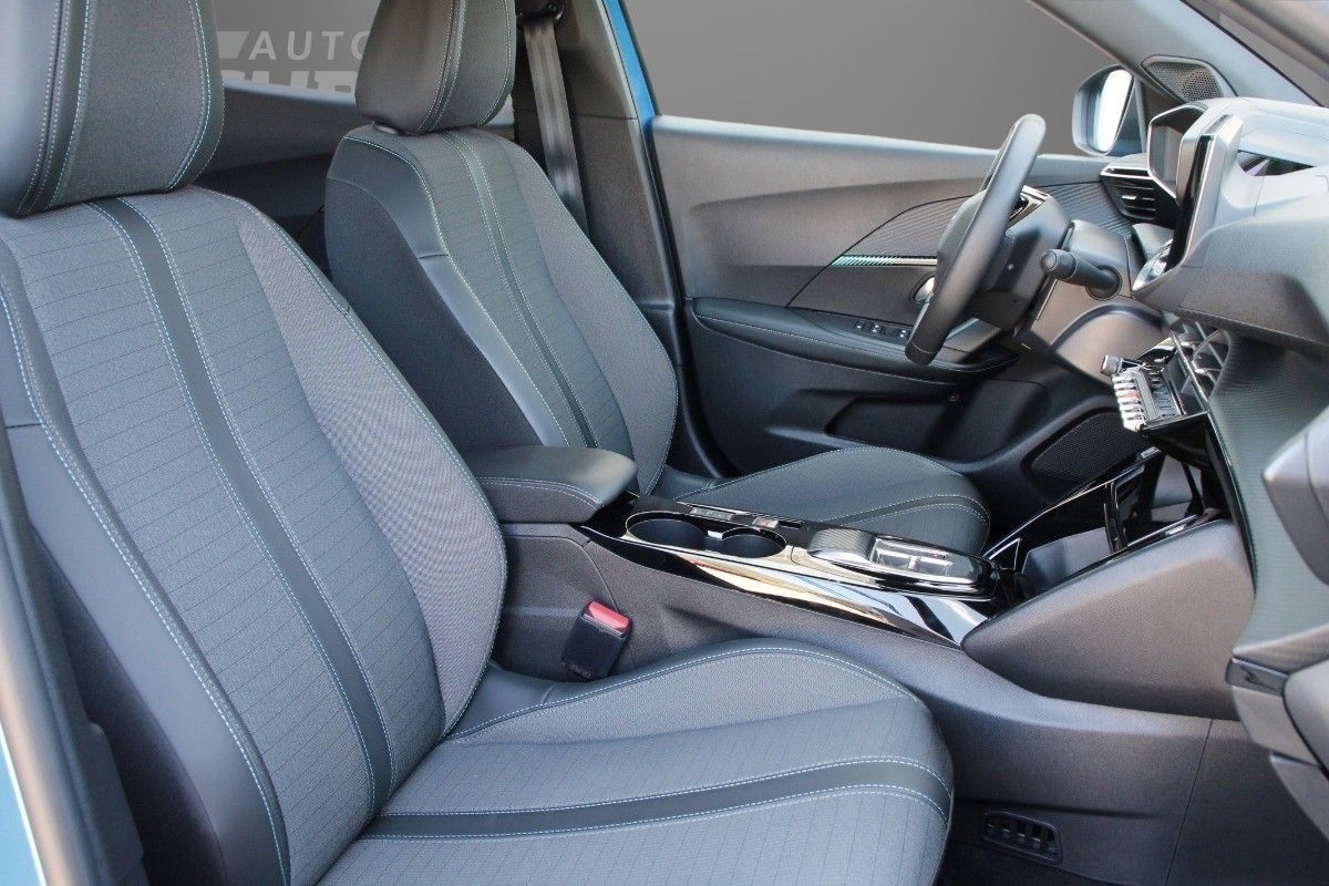 Fahrzeugabbildung Peugeot 2008 E-2008 Allure Pack Elektro / Navi
