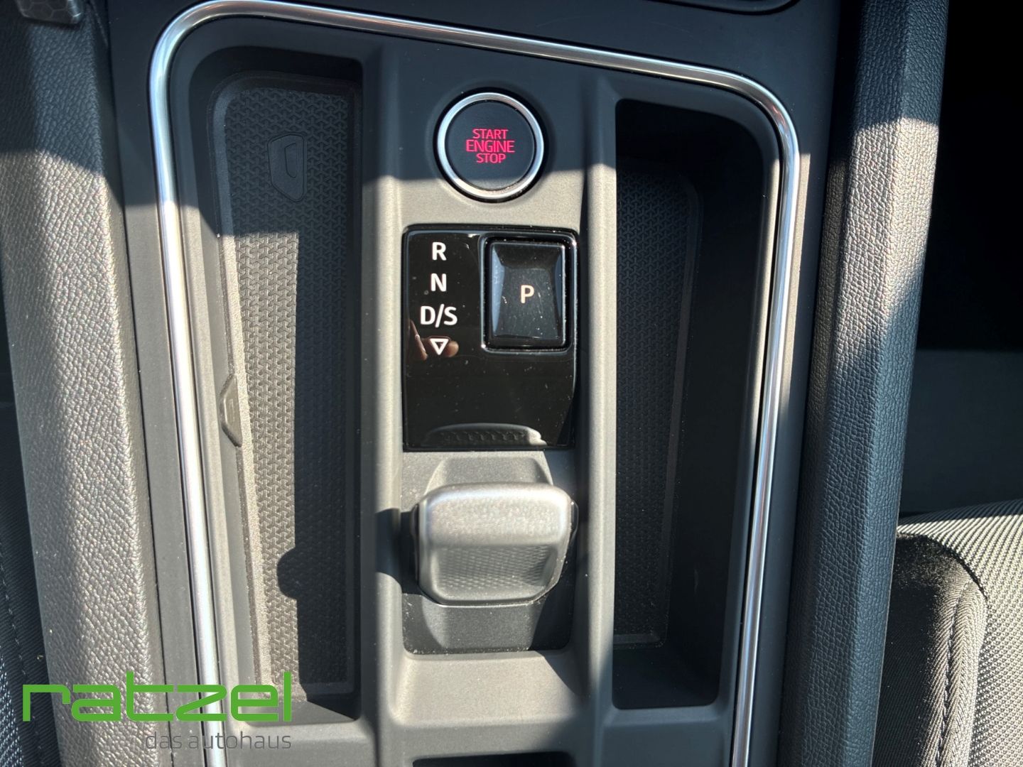 Fahrzeugabbildung SEAT Leon Sportstourer Style 1.0 eTSI 7-Gang Automati