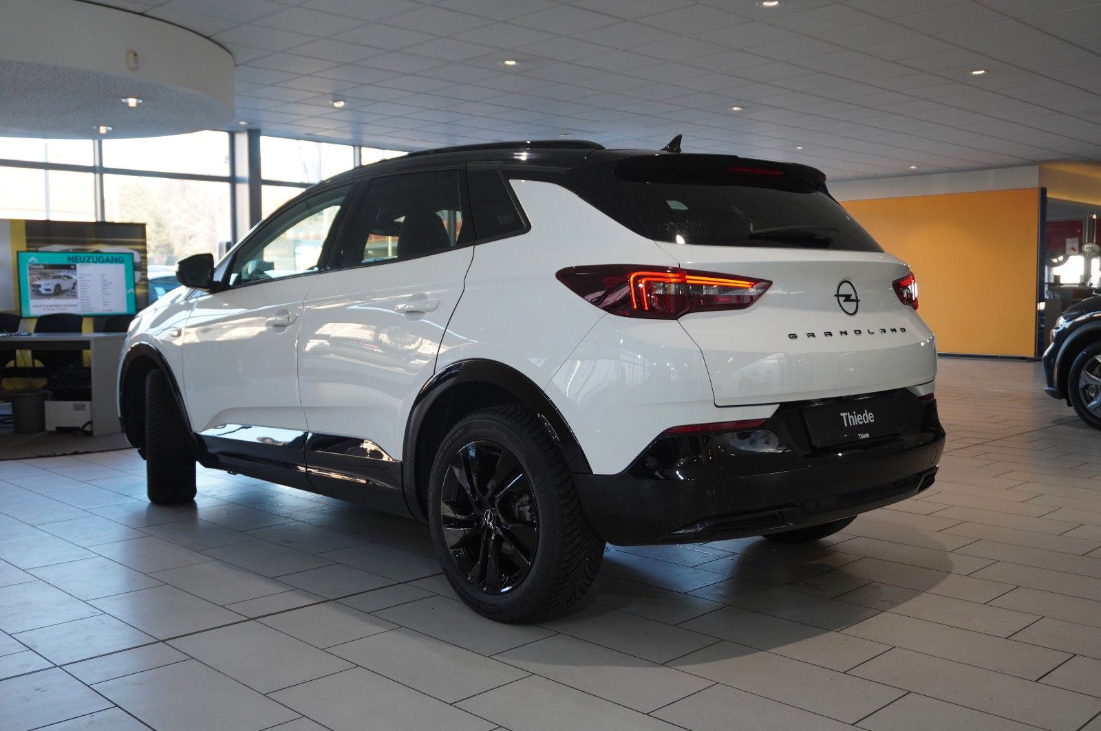 Fahrzeugabbildung Opel Grandland (X) 1.2T GS SPORT NAVI/LED/KAMERA/VIRT