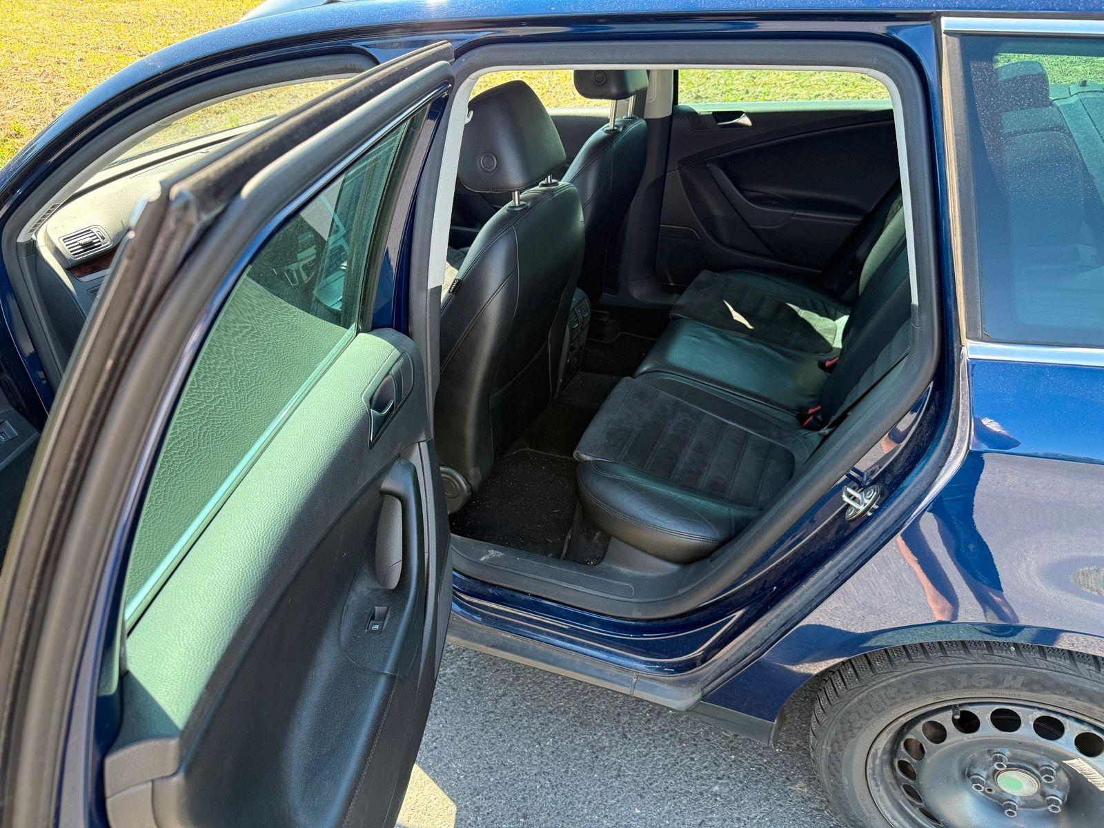 Volkswagen Passat 2010 — photo 12