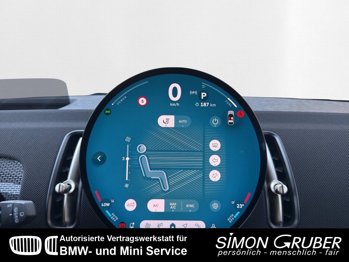 Fahrzeugabbildung MINI Countryman Cooper C Classic Trim Navi HUD LED