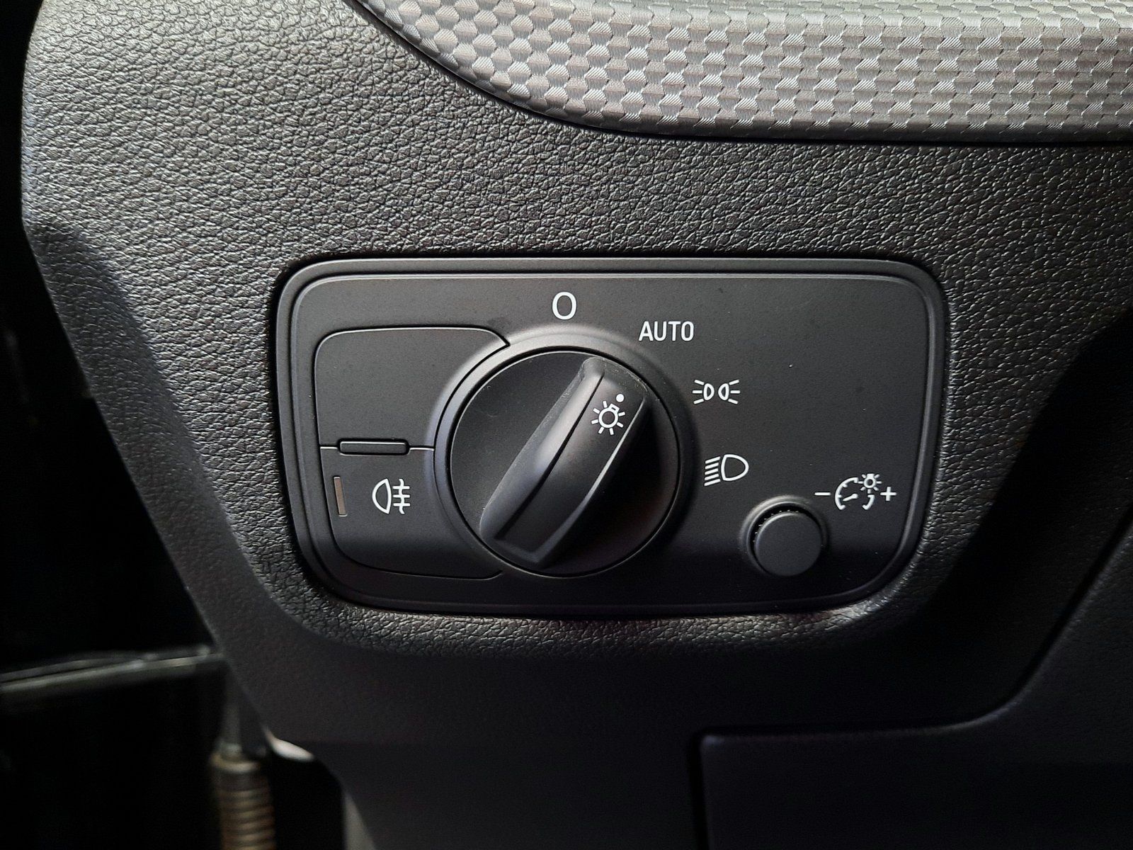 Fahrzeugabbildung Audi Q2 TFSI advanced S-tronic*Cam*PDC*Sitzhg*ACC*App