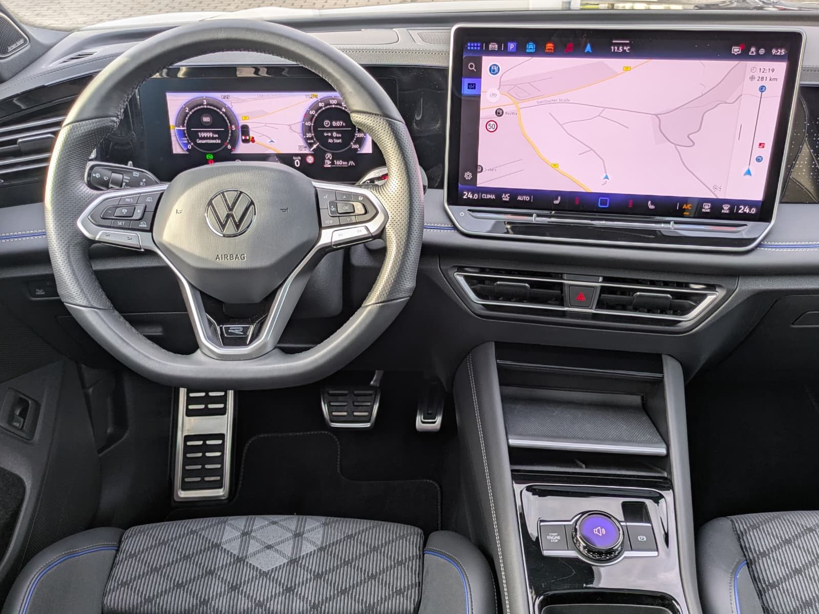 Fahrzeugabbildung Volkswagen Tiguan 2.0 TDI 4M R-Line PANO*H&K*AHK*MATRIX*20"