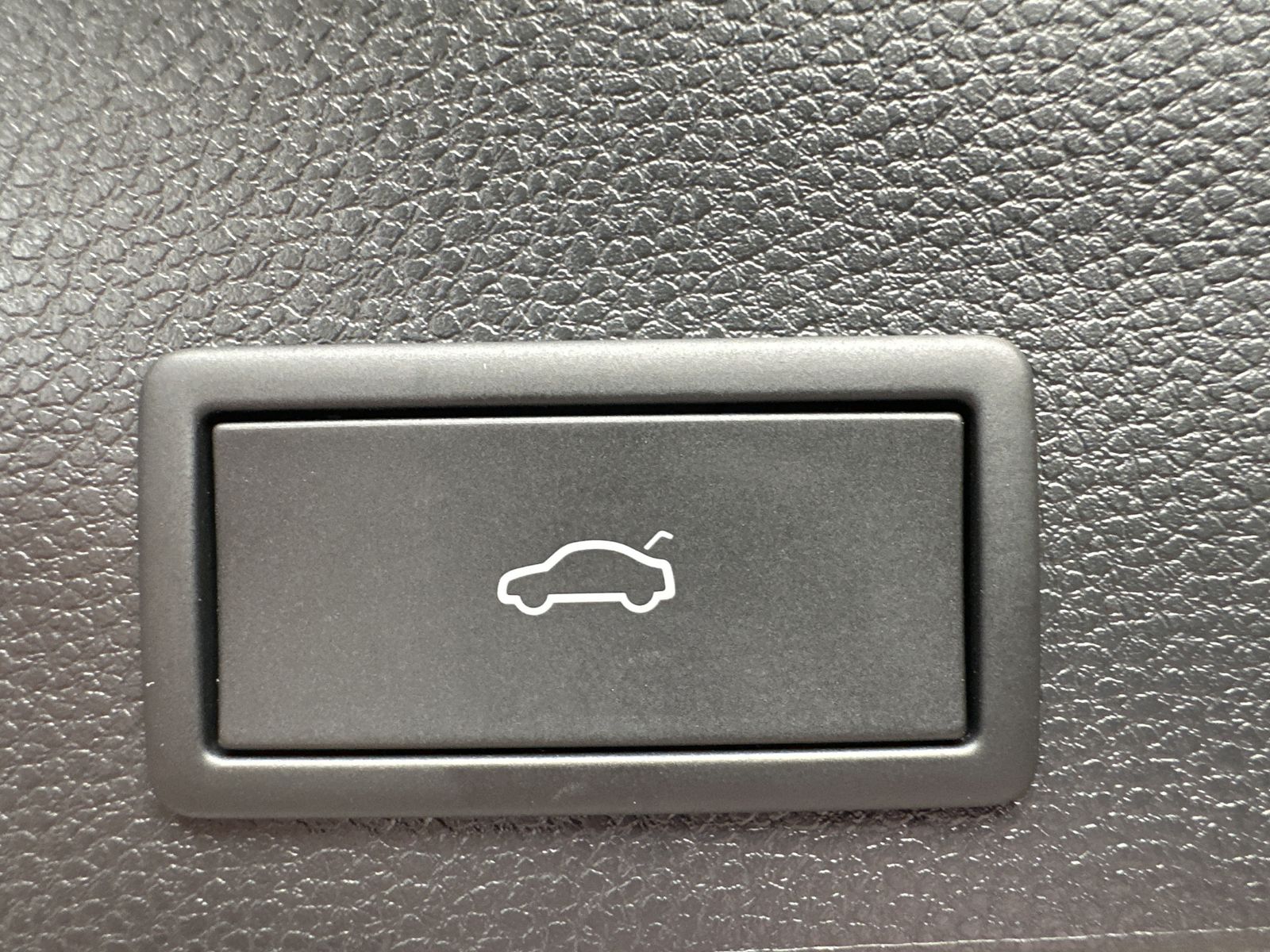 Fahrzeugabbildung SEAT Ateca Xperience NAV+LED+BEATS+KAMERA+VCOCKPIT+PP