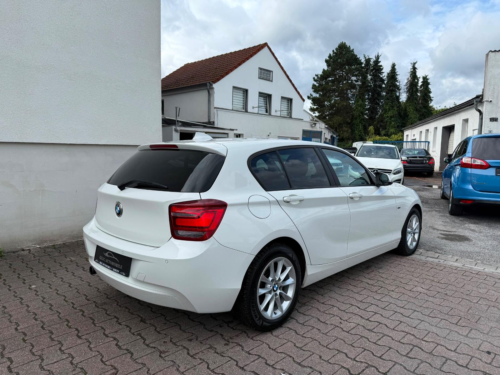 BMW 118 i Automatik*2.Hand*BiXenon*Navi*Kamera*AHK