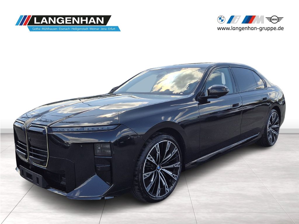 BMW i7