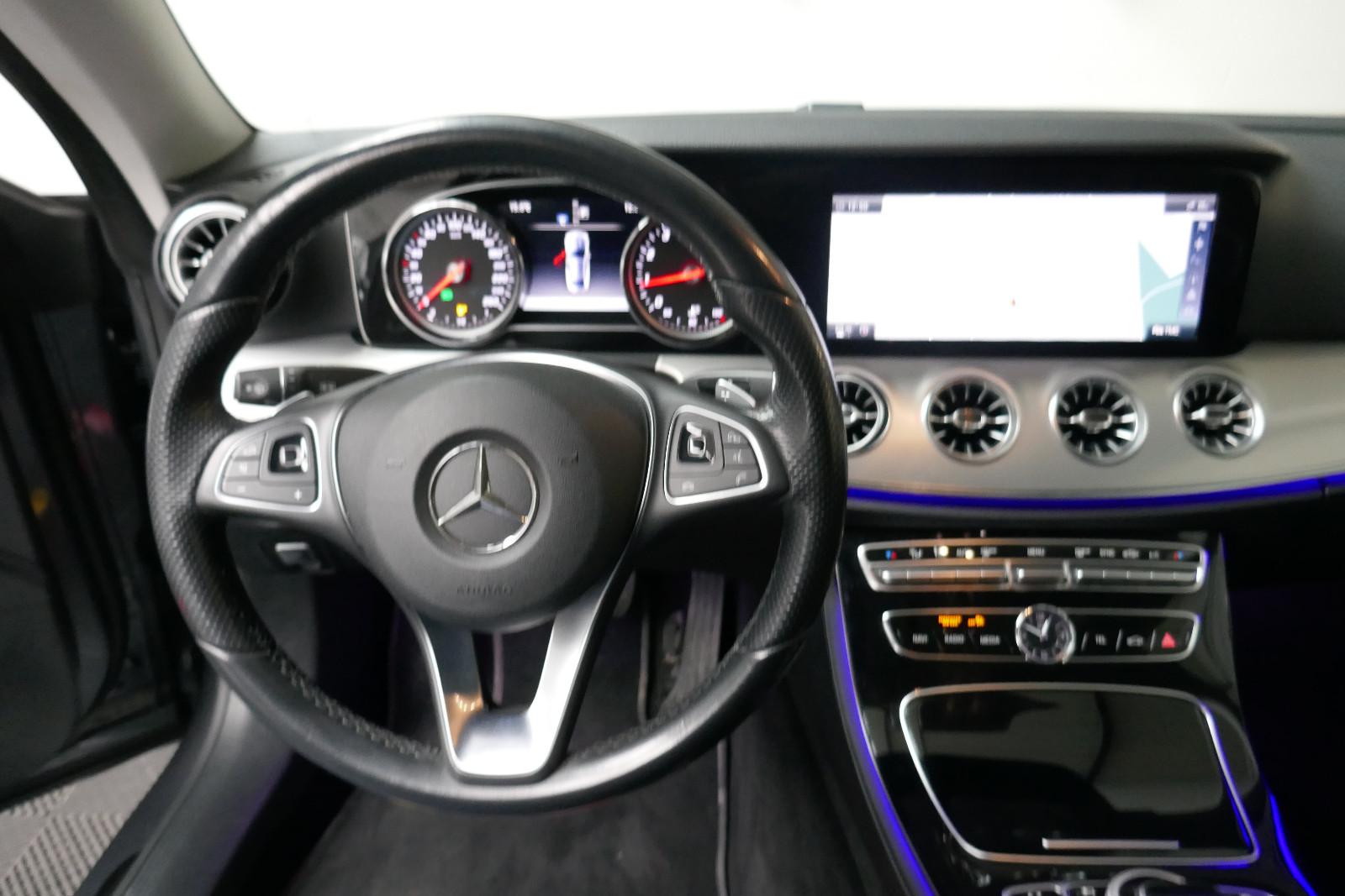 Mercedes-Benz E 300 E Coupe TOP ZUSTAND*LEDER*SD*NAVI*KAMERA