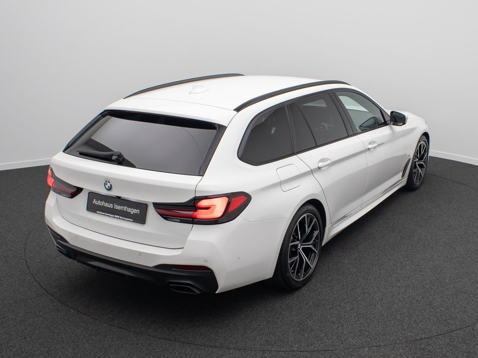 Fahrzeugabbildung BMW 530d xD M Sport DAB Kamera HUD Laser 4*Klima 19"