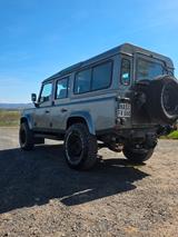Land Rover Defender 110 Td4 Station Wagon Fahrwerk Engage - gebrauchte Land Rover Defender aus dem Jahr 2009