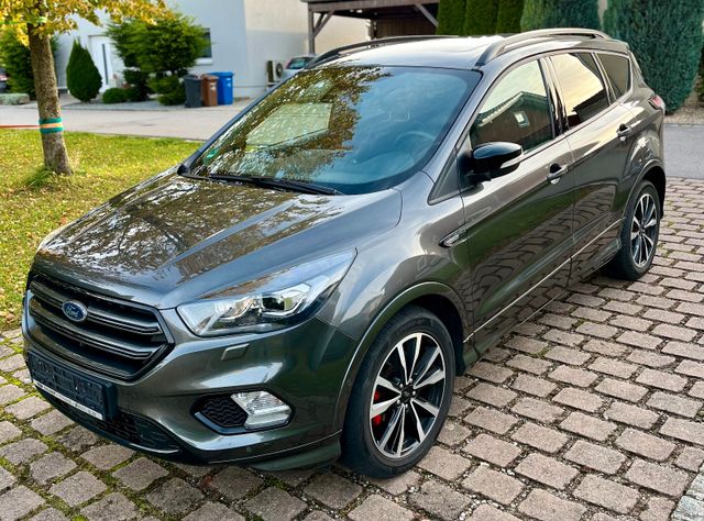 Ford Kuga 2,0 EcoBoost 4x4 ST-Line Autom. ACC Pano