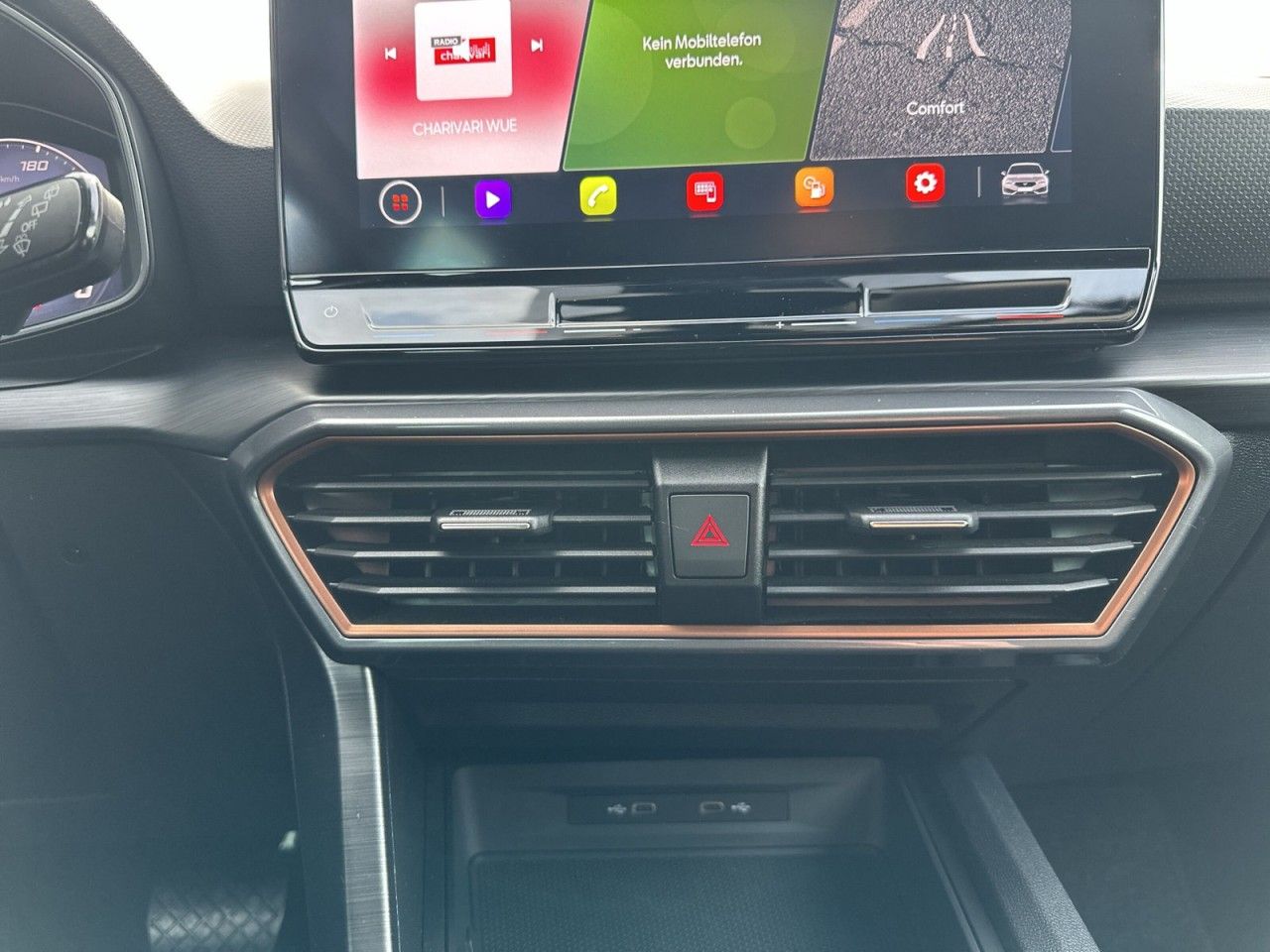 Fahrzeugabbildung CUPRA Leon 1.5 eTSI 150 PS DSG