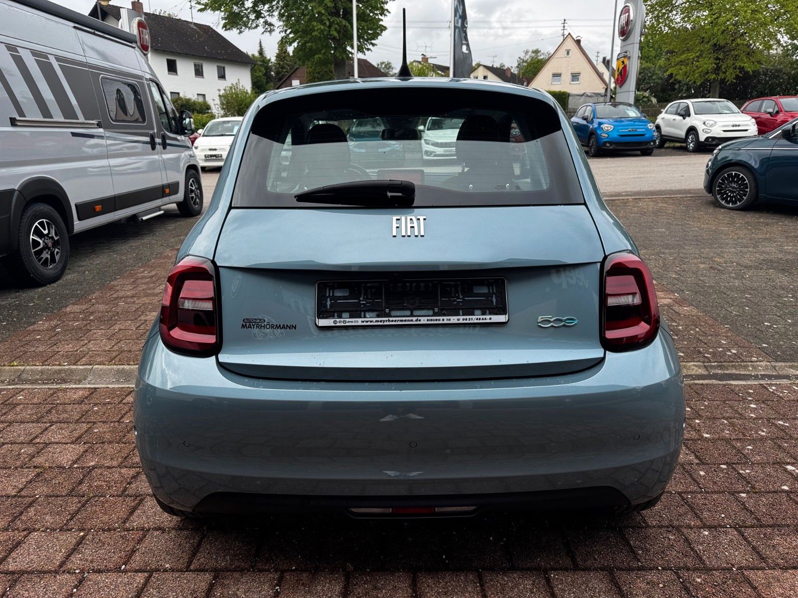 Fahrzeugabbildung Fiat 500e Icon Glasdach Navi Kamera Sitzheizung