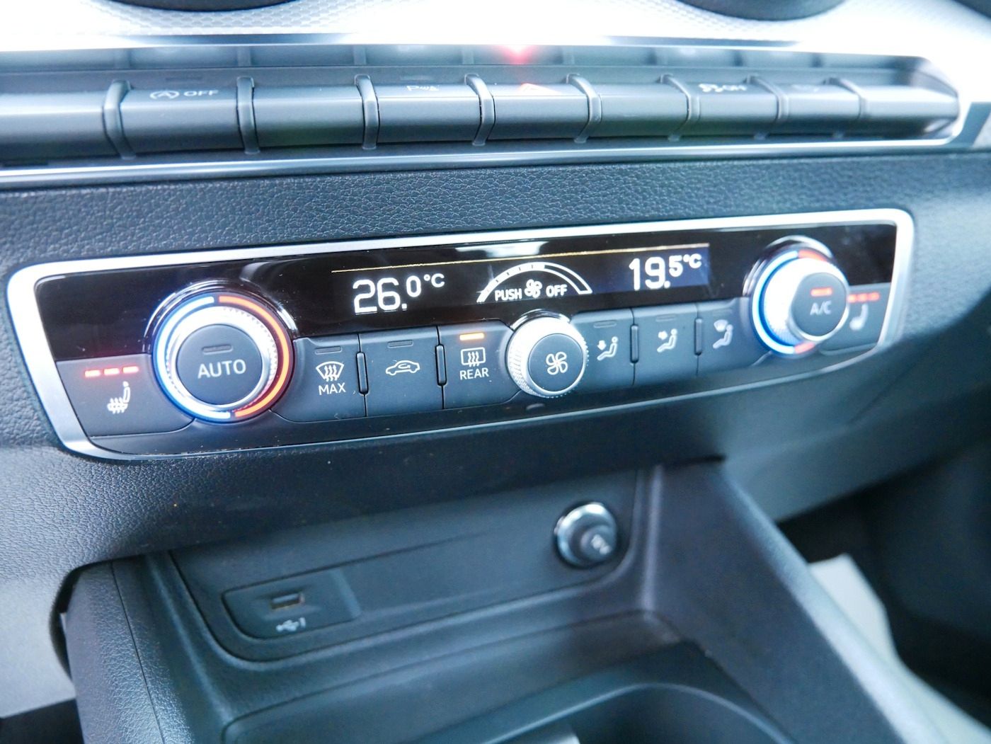 Fahrzeugabbildung Audi Q2 1.5 35 TFSI advanced DSG MATRIX Kamera ACC SH