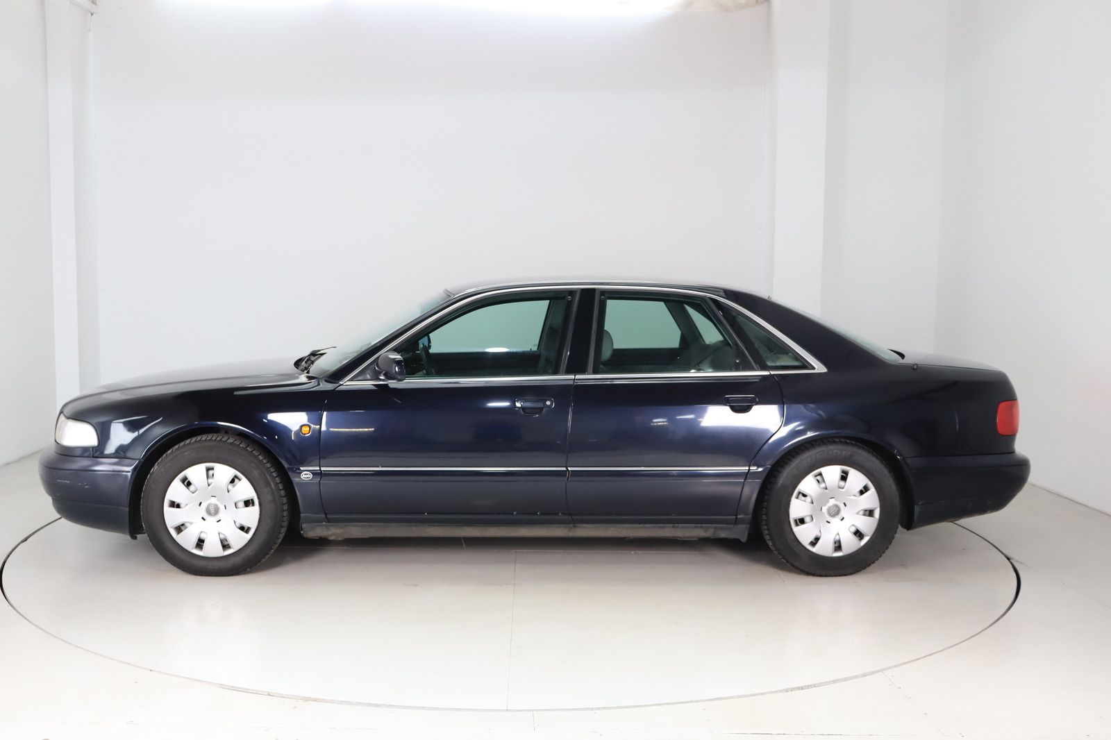 Fahrzeugabbildung Audi A8 2.8 *HU/AU 12.26 * Sizhzg. * Leder  * AHK