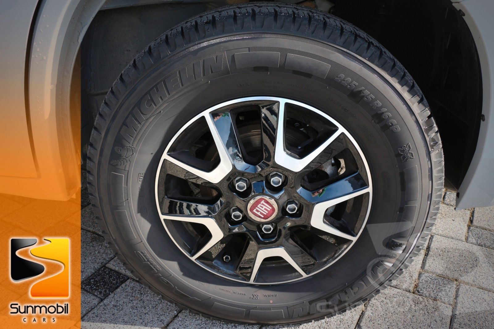 Fahrzeugabbildung Knaus Sky Wave 650 MEG  LED SAT TV LP.114.636,00 €