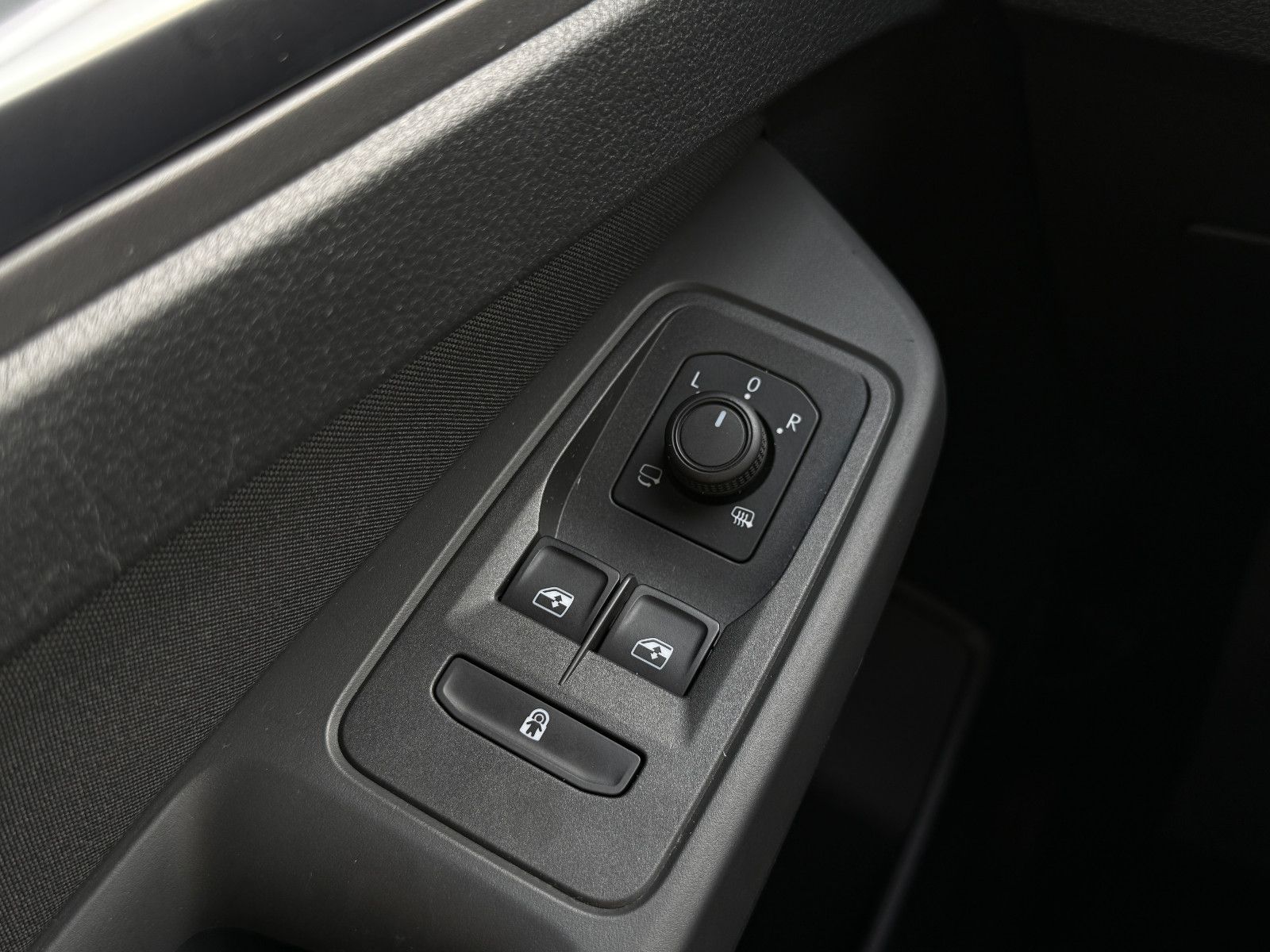 Fahrzeugabbildung Volkswagen Caddy Life Maxi 7-Sitzer ACC Blis DAB PDC SHZ