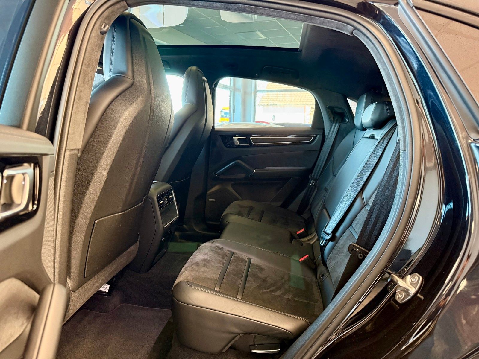 Fahrzeugabbildung Porsche Cayenne GTS Coupe SportDesign/HeadUP/ACC/Keyless