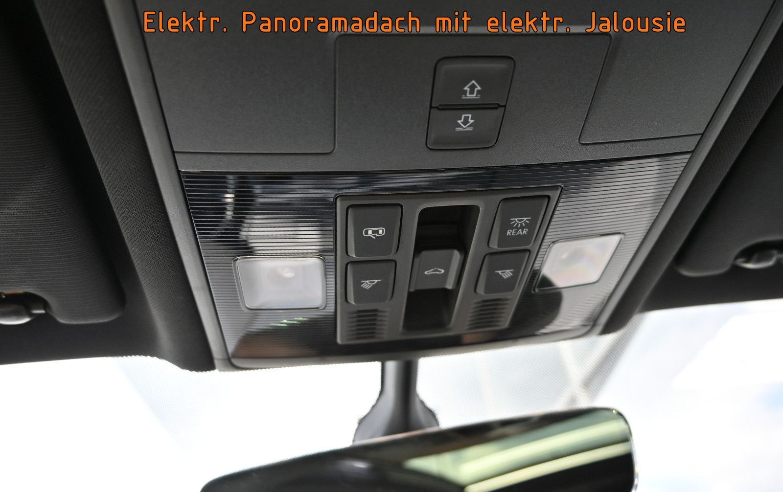Fahrzeugabbildung Volkswagen Touran 2.0 TDI DSG R-Line °ACC°AHK°PANORAMA°KAM°