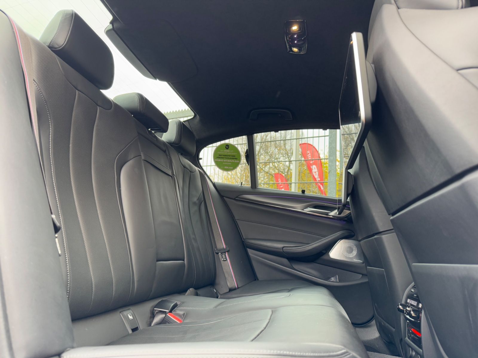 Fahrzeugabbildung BMW M5 Baureihe M5 Lim.*MASSAGE*CARBON*HEAD-UP*LED