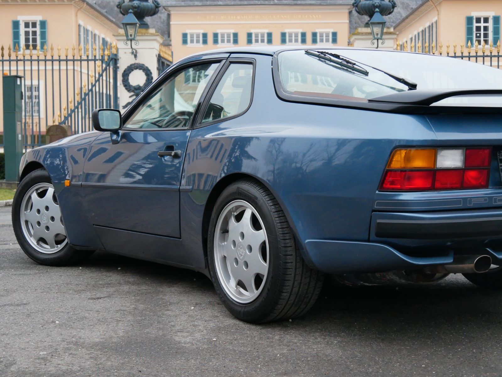 Fahrzeugabbildung Porsche 944 Turbo