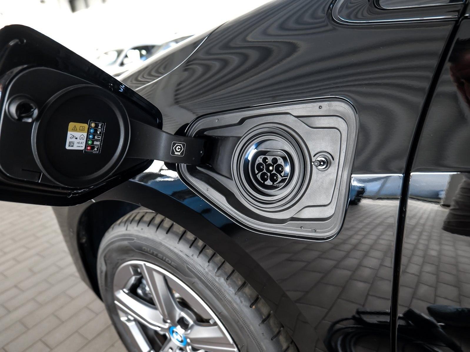 BMW 230e xDrive ActiveTourer AHK HeadUp 360 Grad ACC