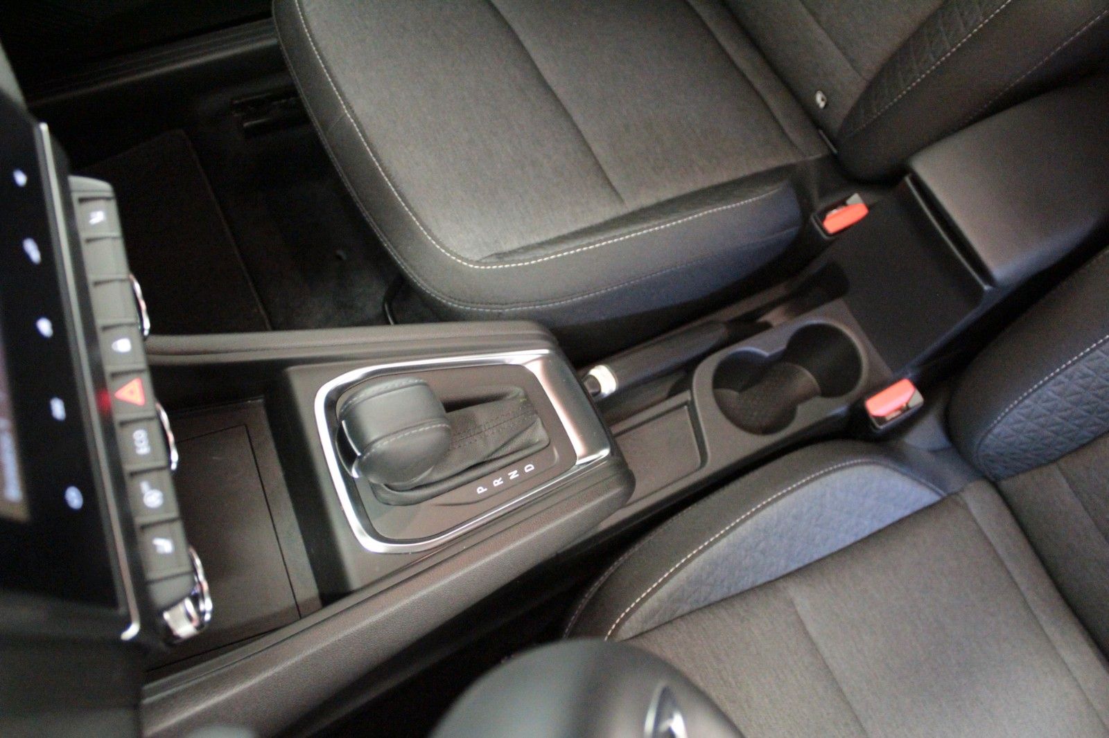 Fahrzeugabbildung Renault Captur Mild Hybrid 140  EDC Evolution*Easy Link*