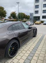 Porsche Panamera 4 E-Hybrid - - Porsche Panamera aus 2018 mit Hybrid-Antrieb