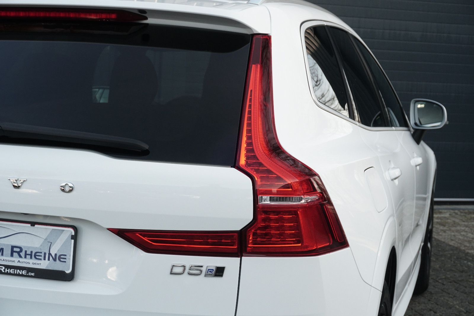 Volvo XC60 R-Design AWD 360° SHZ AHK LED NAV Harman Ka foto 11