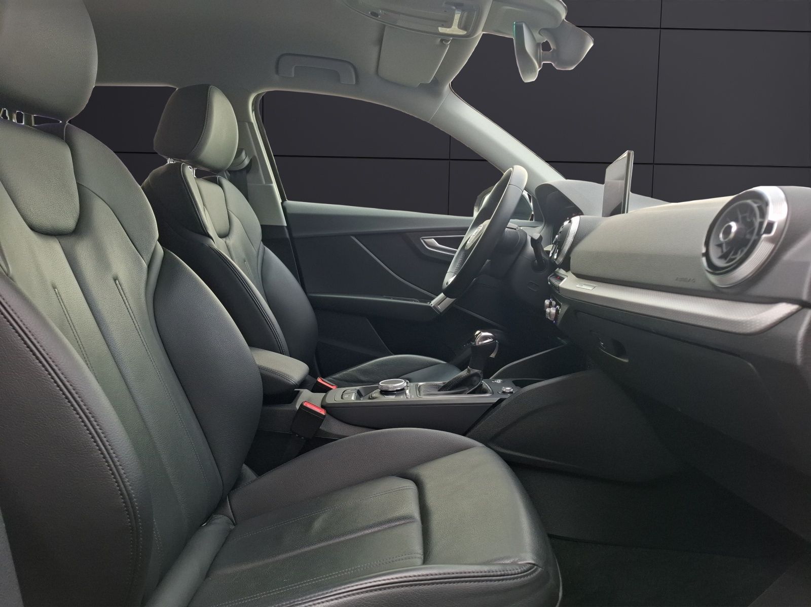 Fahrzeugabbildung Audi Q2 35 TFSI advanced S-tronic LED Navi AVC ACC RF