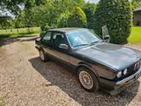 BMW  320 i  ,  E 30 , - BMW 320 mit Benzin-Antrieb: Coupe, E30 320i