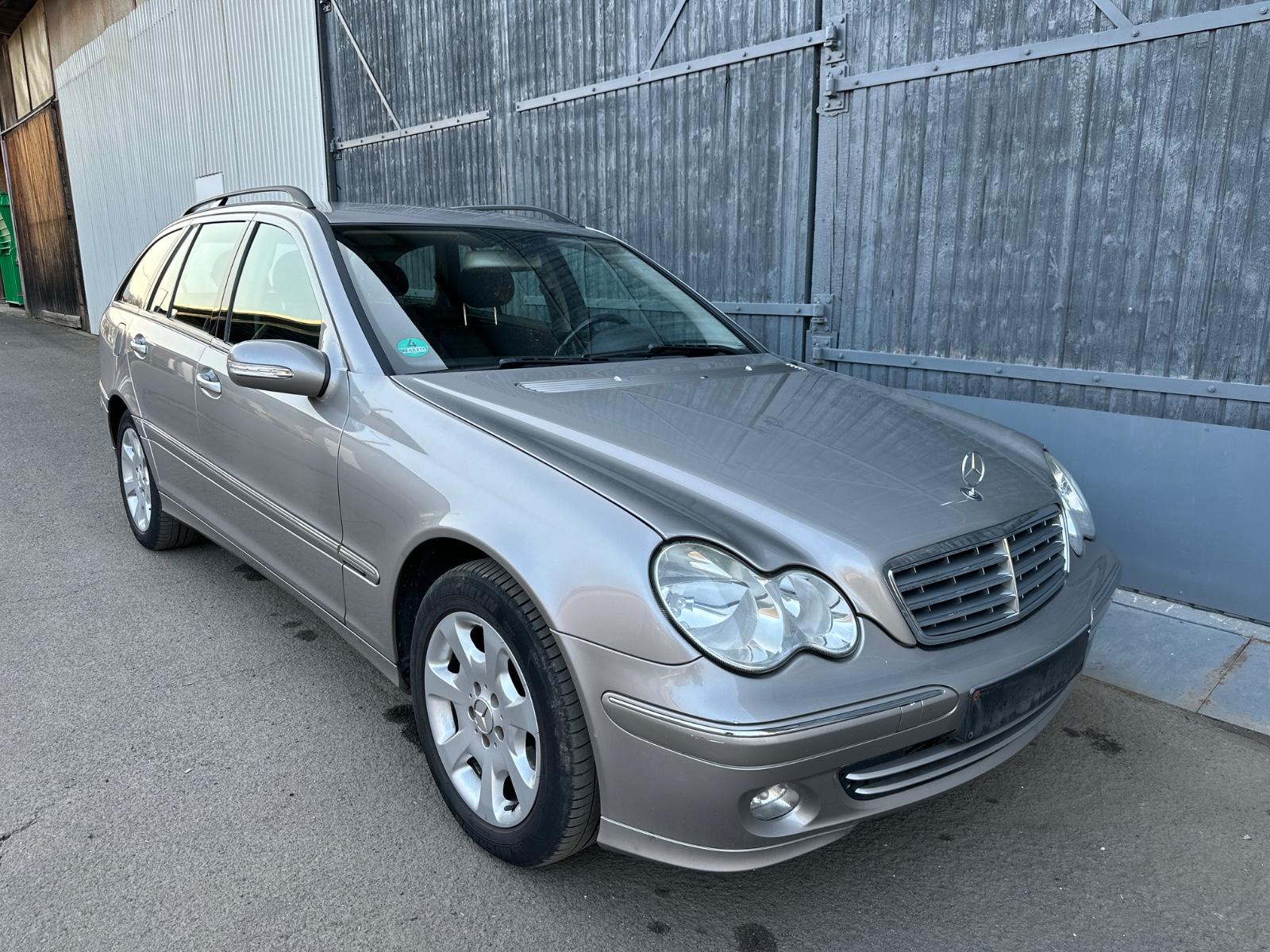 Mercedes-Benz C200 2005 — photo 7