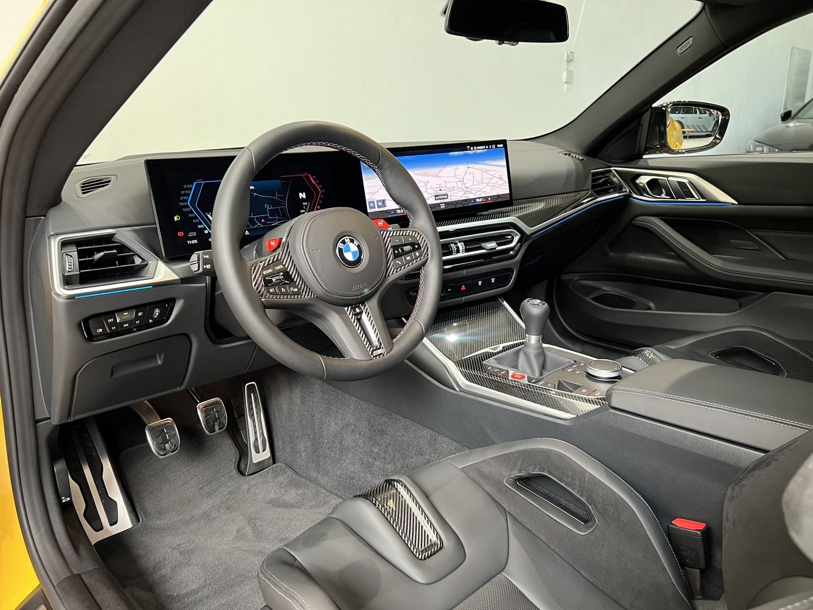 Fahrzeugabbildung BMW M4 Coupé M Carbon Schalensitze M Keramik Bremse