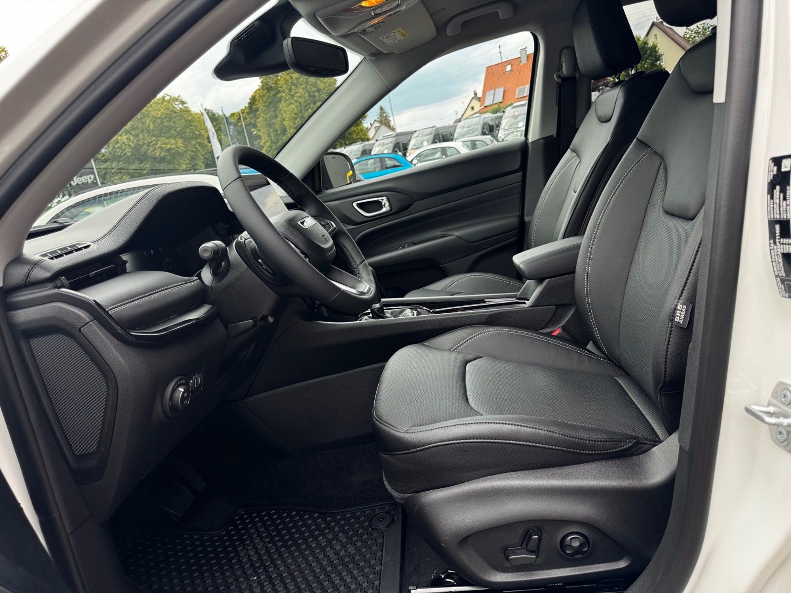 Fahrzeugabbildung Jeep Compass 1.5l GSE T4 48V Summit NAVI ACC KAMERA