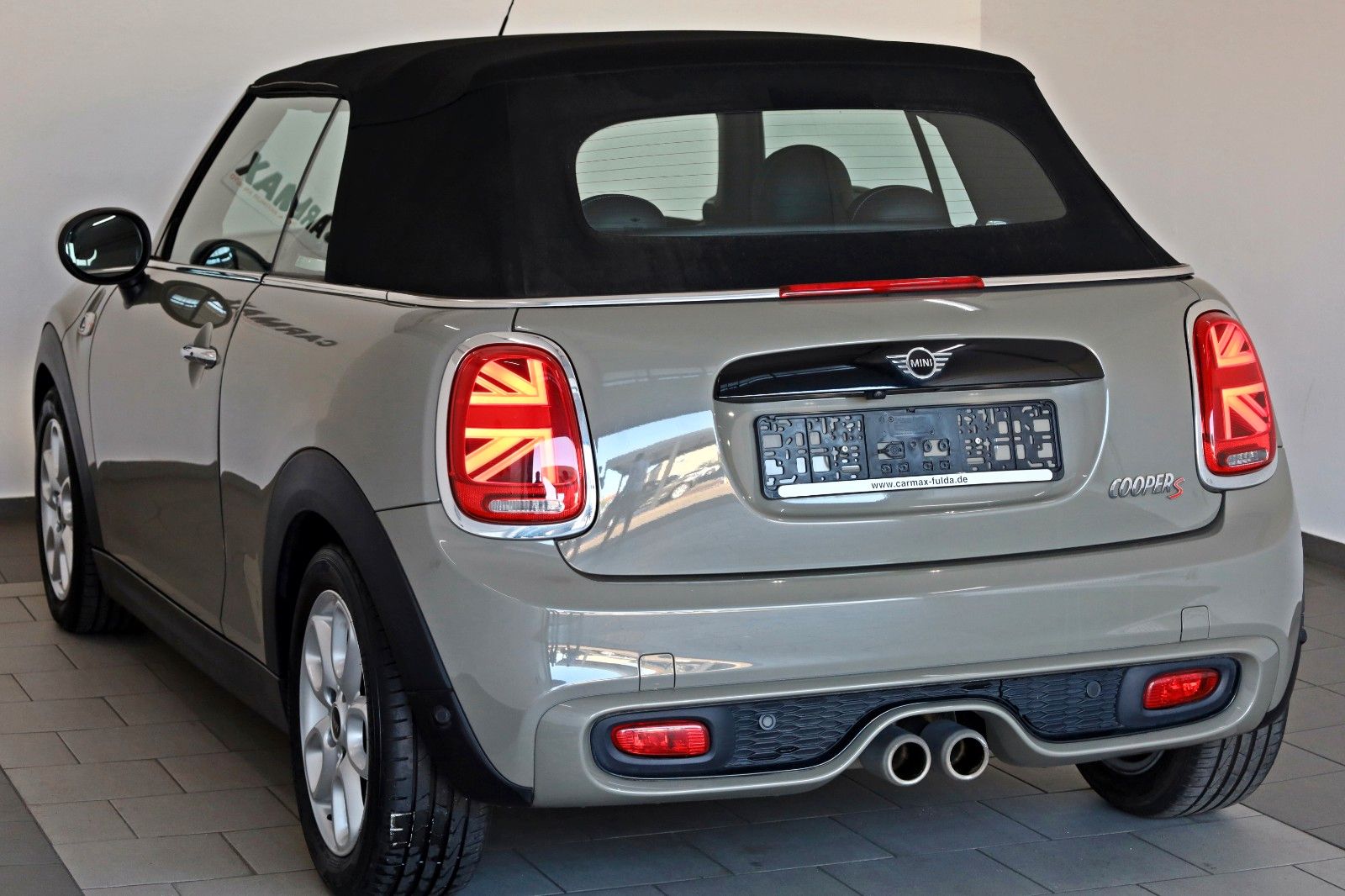 Fahrzeugabbildung MINI Cooper S Cabrio Leder,Navi,LED,Harman/K,Kamera