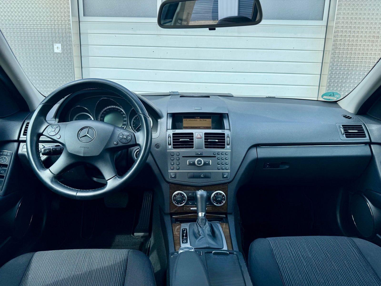 Mercedes-Benz C180 2010 — photo 9