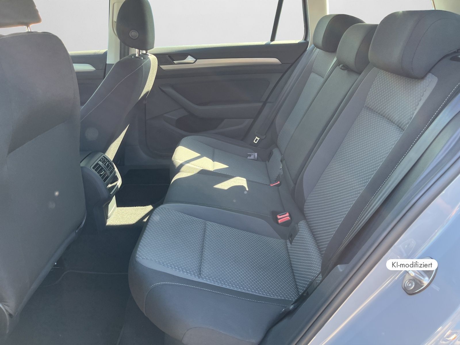 Volkswagen Passat Variant - Bild 15