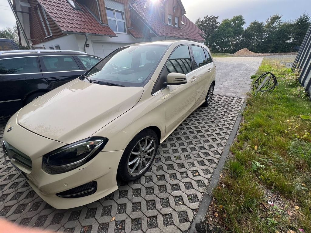 Image of Mercedes-Benz B 180