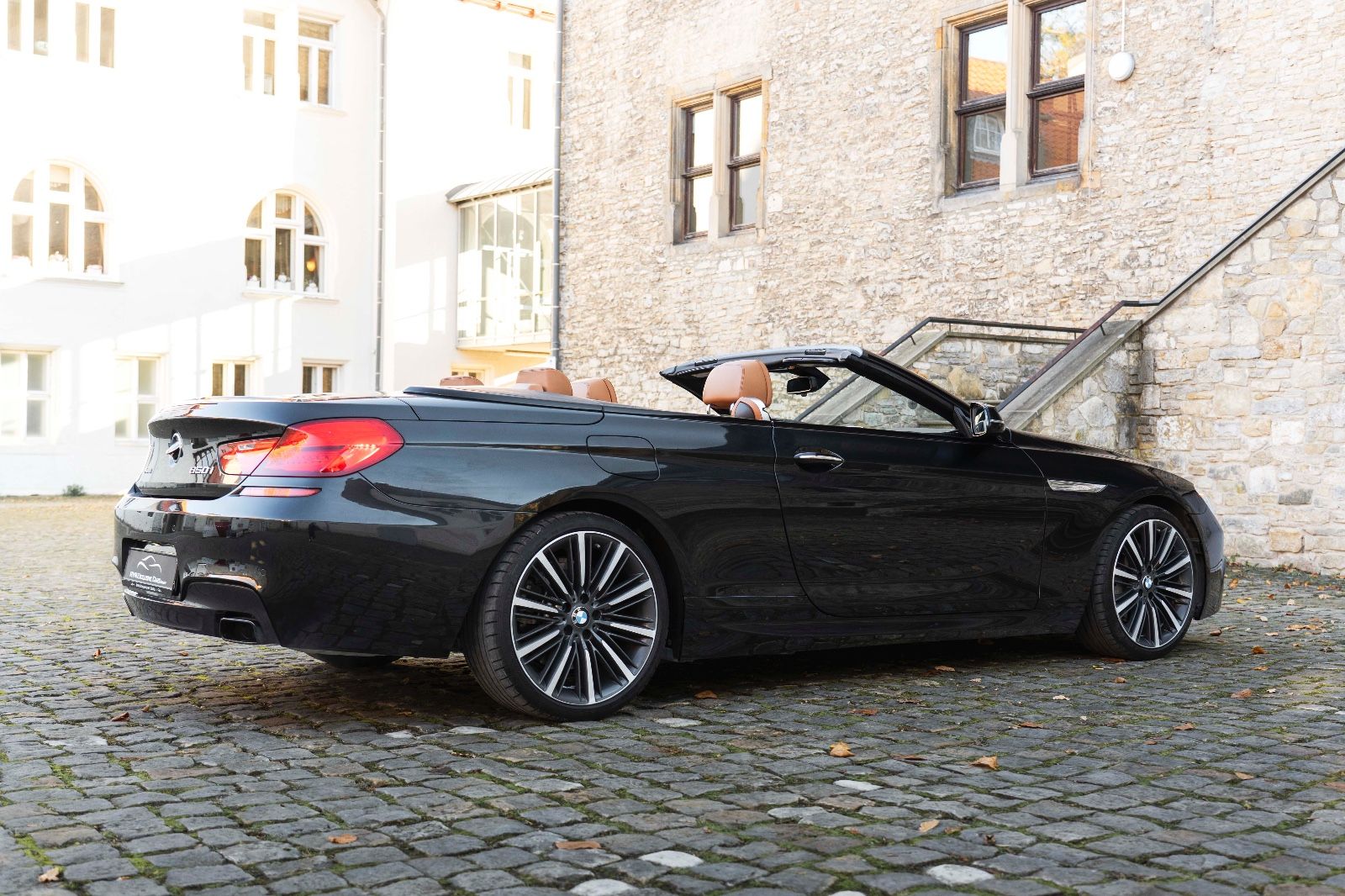 Fahrzeugabbildung BMW 650i xDrive Cabrio H&K LED CARPLAY NAV KAM ACC