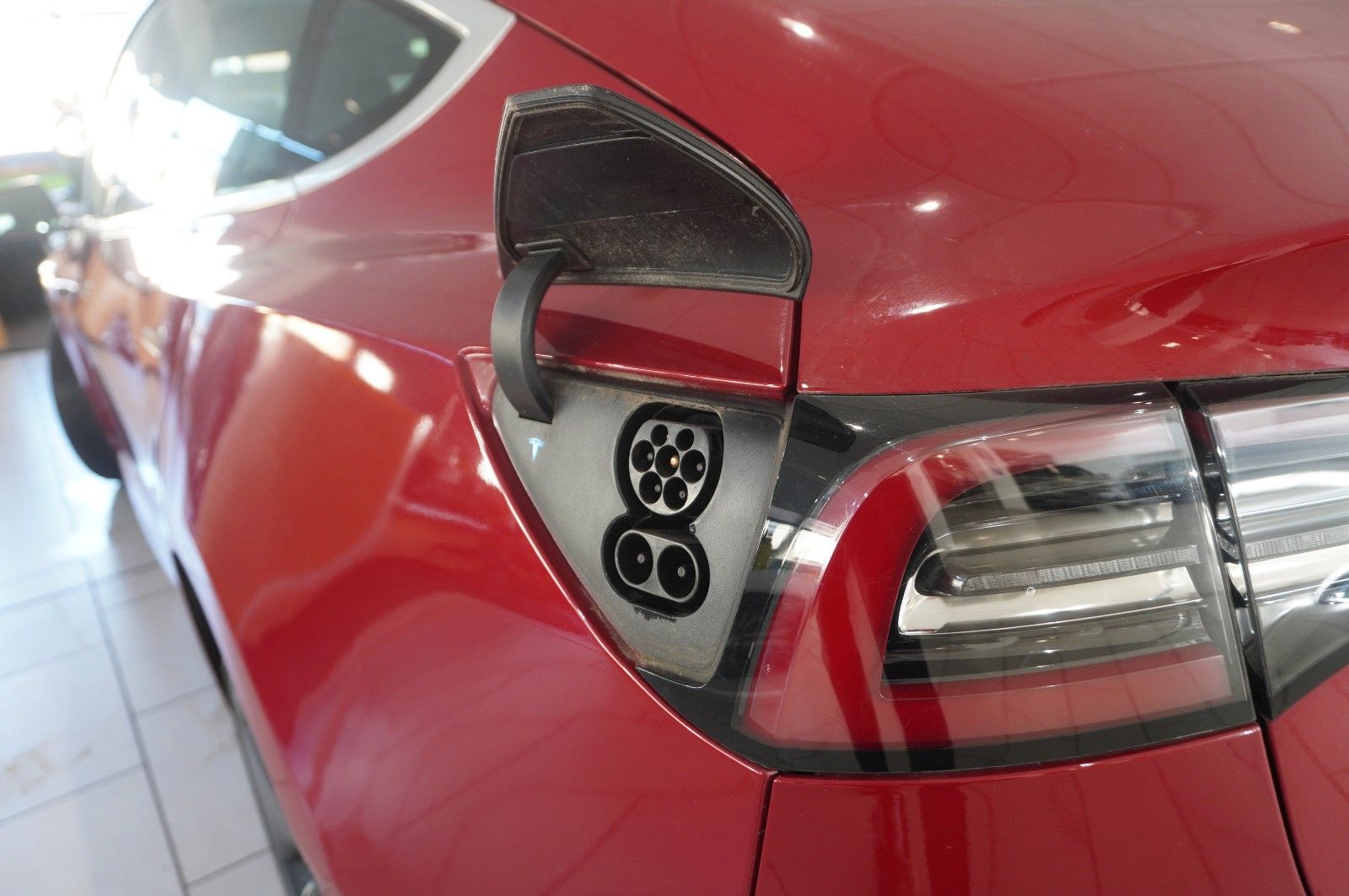 Fahrzeugabbildung Tesla Model 3 Standard Range Plus NAVI/KAMERA/SH/PANO